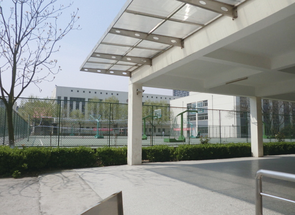 南京新华学校_新华学校运动操场