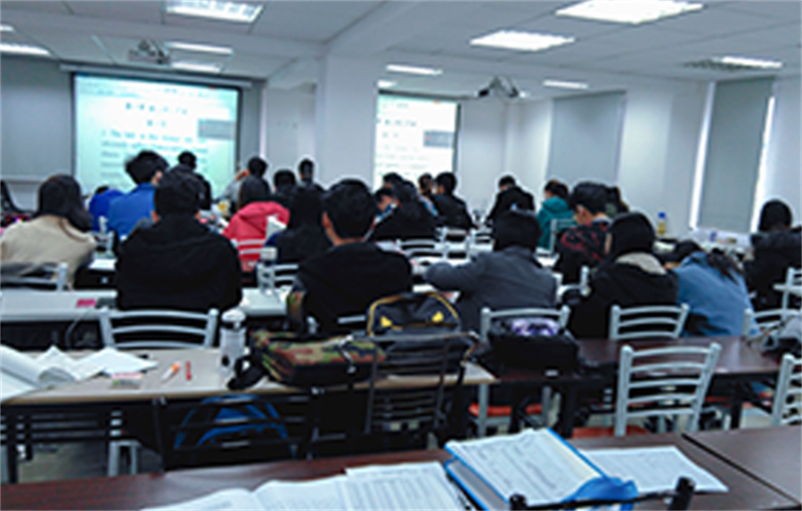聚创教育_上课现场