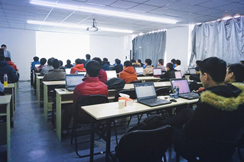 老男孩IT教育_上课场景