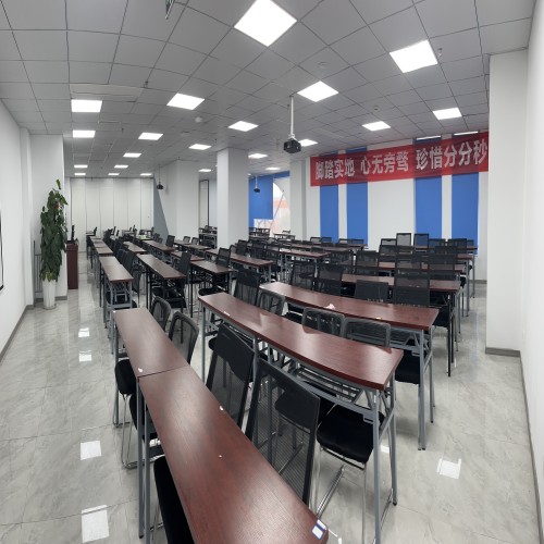 网易有道成都校区_教室环境