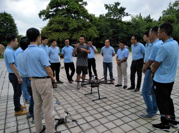 广州能飞无人机科技培训学校_教学现场