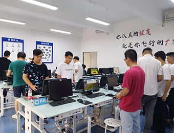 广州能飞无人机科技培训学校_学生风采