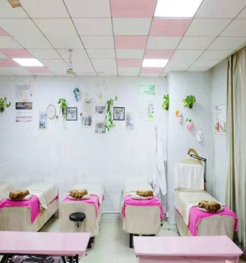 南京佰亿美容美发化妆职业技能培训学校_美容教室