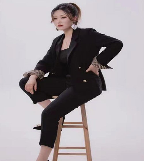 南京佰亿美容美发化妆职业技能培训学校_书老师