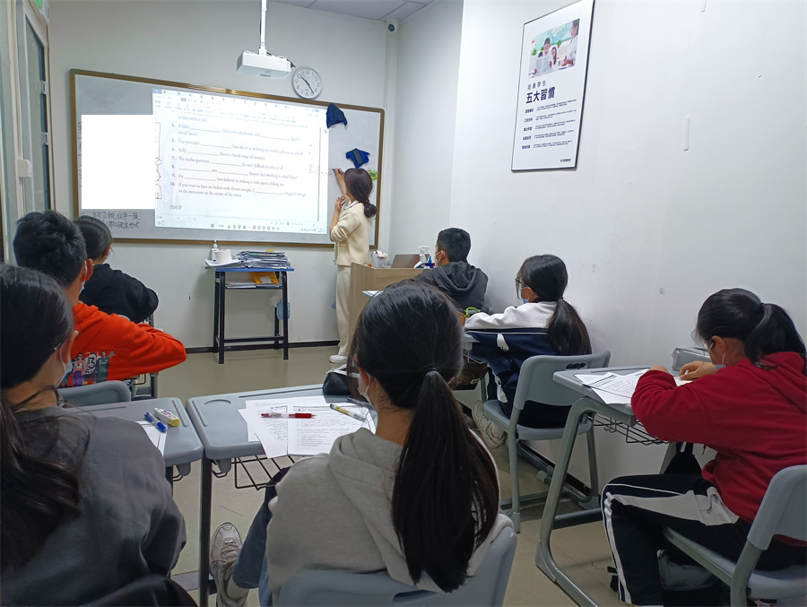 智优港国际教育_学校环境