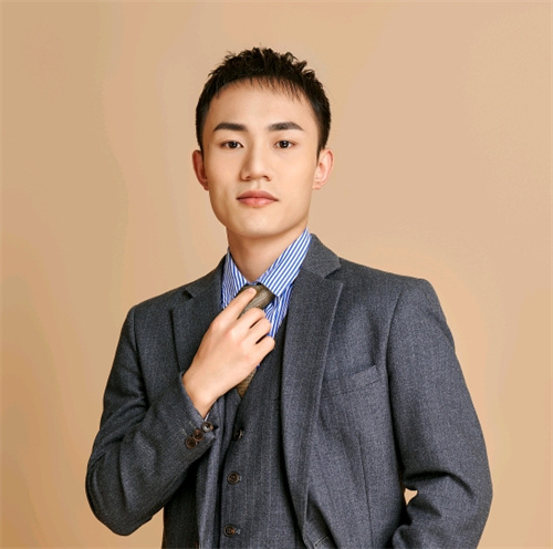 智优港国际教育_Peter