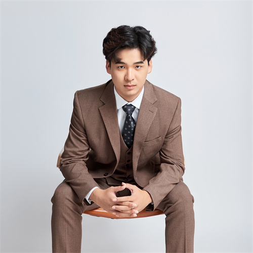 智优港国际教育_DR.Z