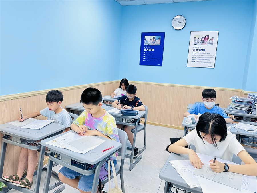 智优港国际教育_学校环境