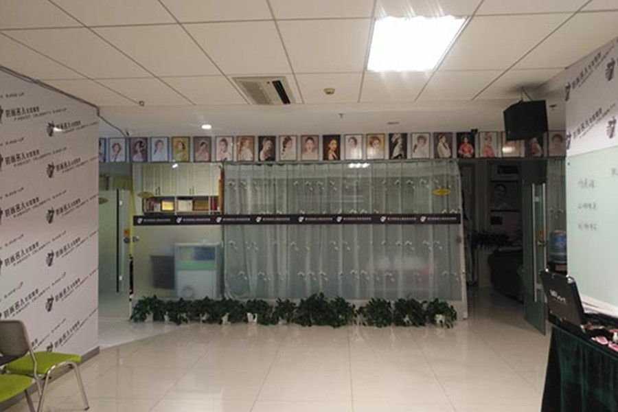 银川弘兴名人职业培训学校_学校大厅