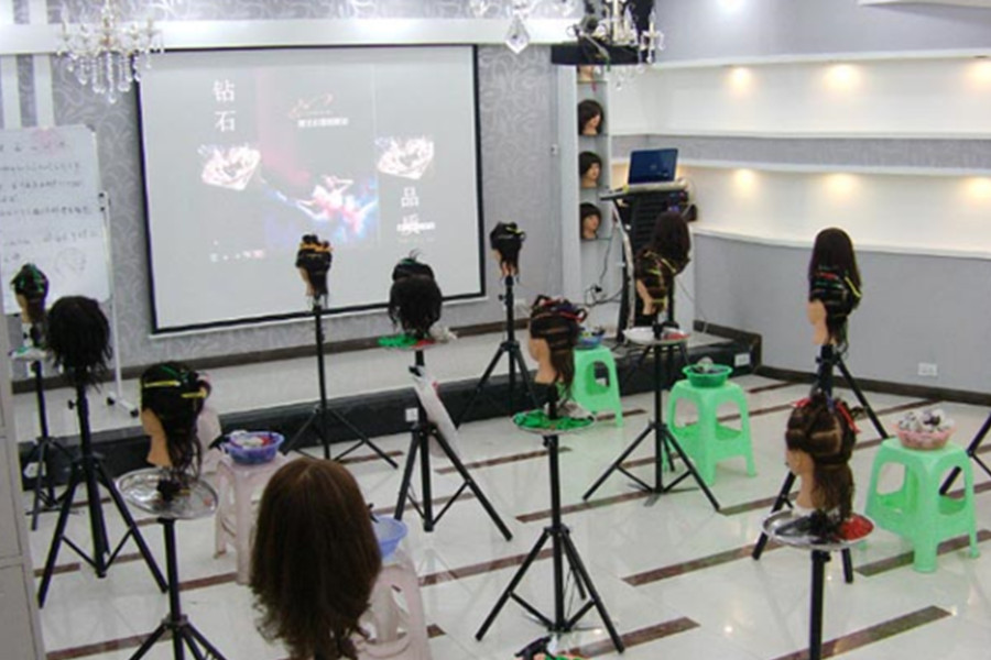 银川弘兴名人职业培训学校_教室