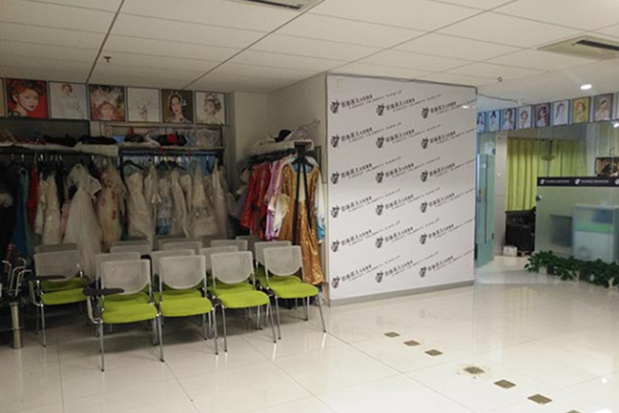银川弘兴名人职业培训学校_服装造型大厅