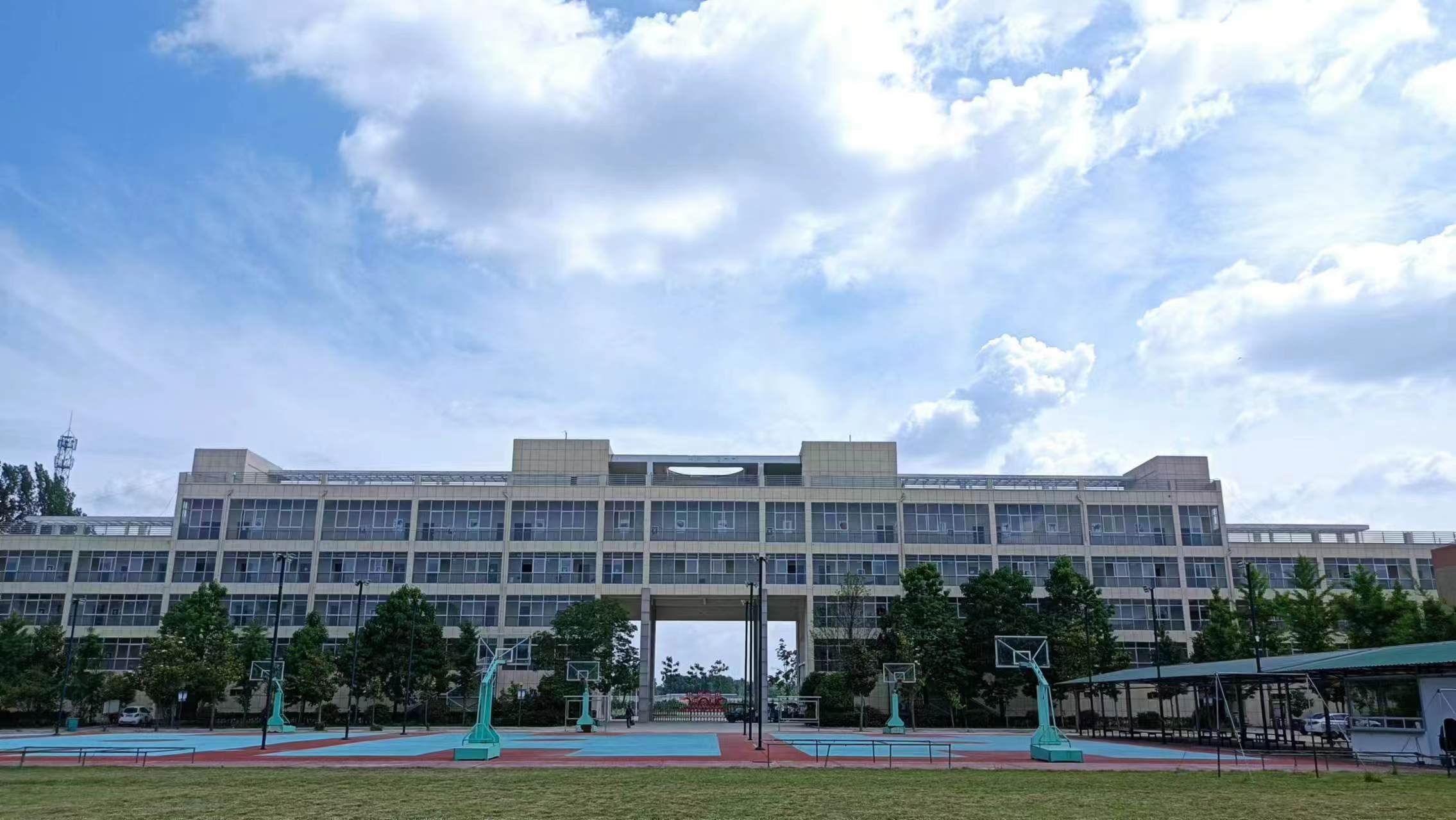 捷士叛逆青少年特训学校_我们叛逆素质教育学校环境