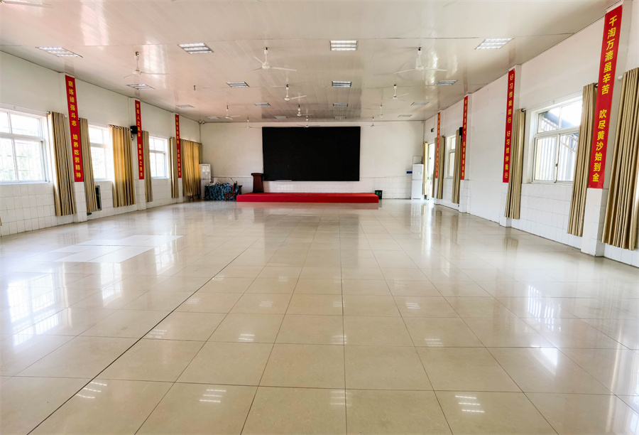 青少年素质教育_大礼堂