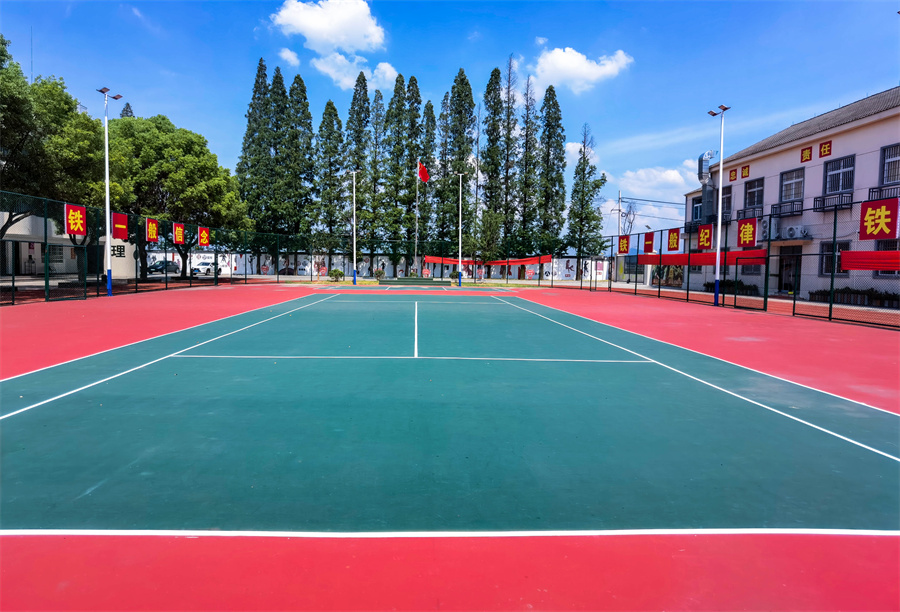 青少年素质教育_训练场