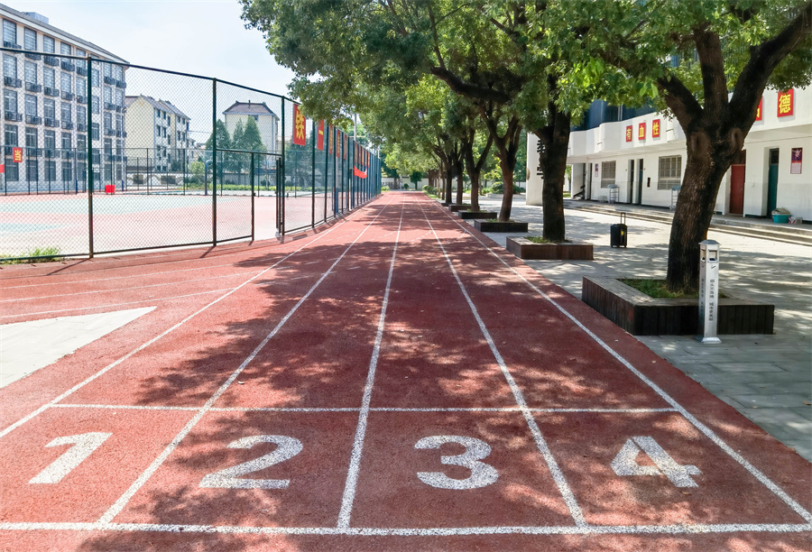 青少年素质教育_训练场