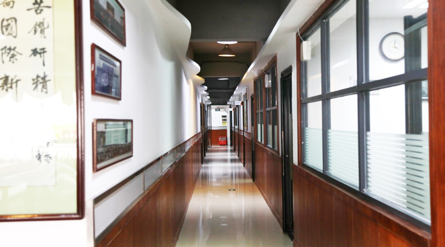 广东尚艺美容美发培训学校_走廊环境