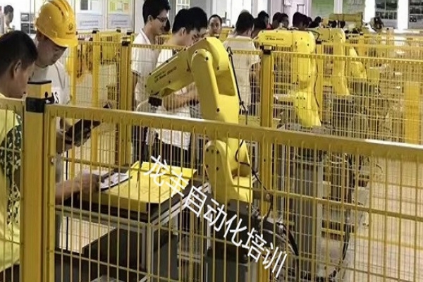龙丰plc机器人培训学校 _机构教学环境