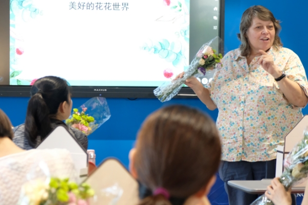 英思力英语培训_外教授课