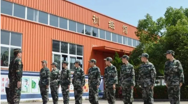 南宁兴华励志特训基地_训练场