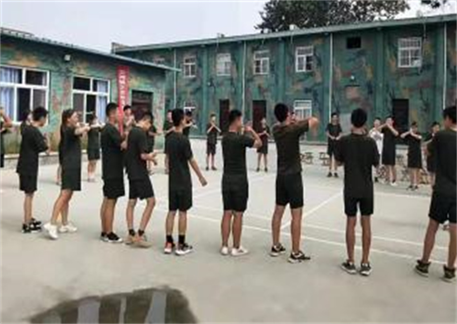 陕西学丰叛逆素质特训学校_体育竞技活动