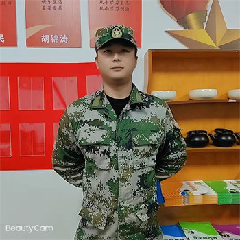 南宁兴华励志特训基地_贾教官