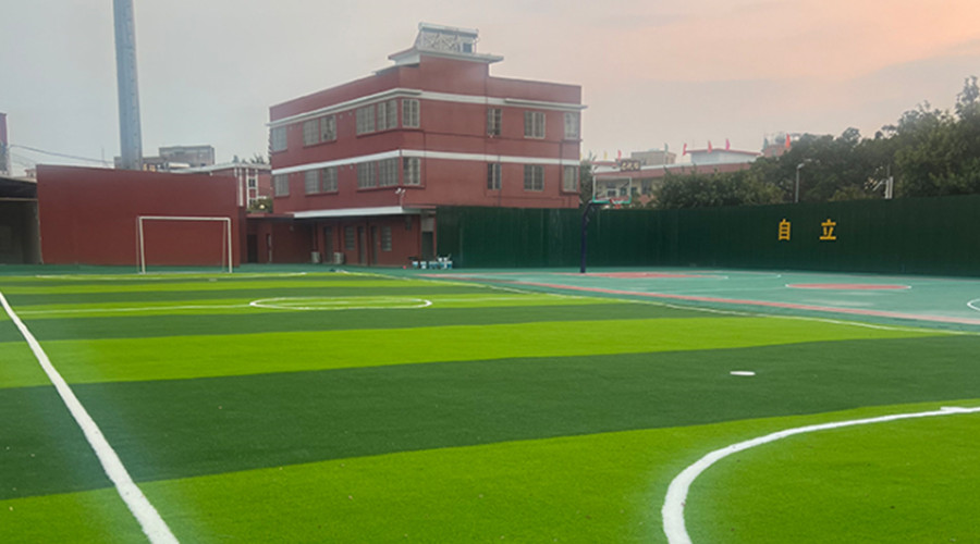 广州新启航青少年特训营_足球场