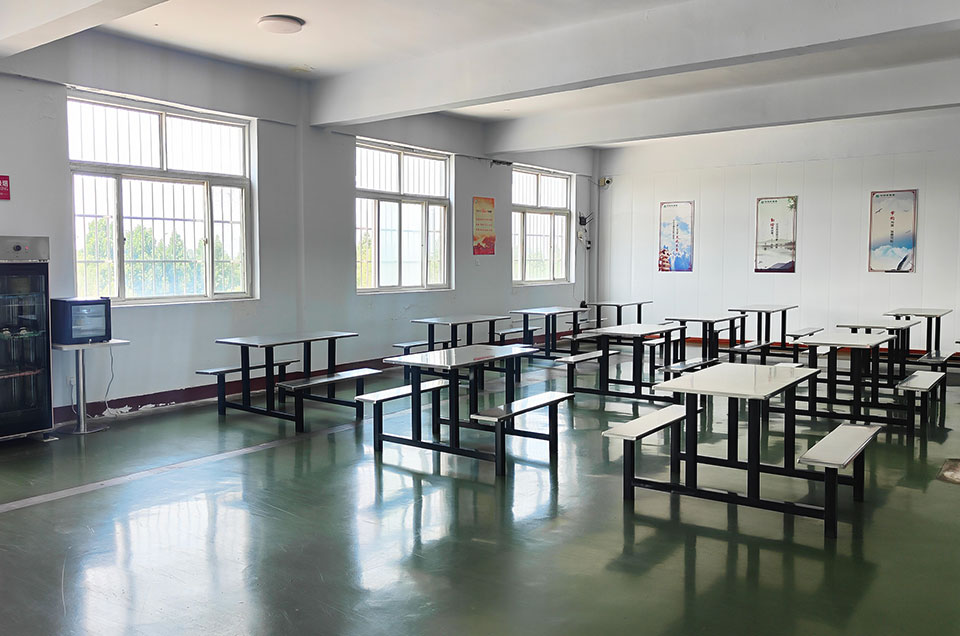 广西励志特训_学校餐厅