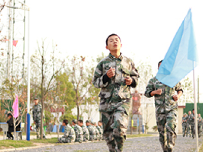 河北正德国防特训学校_学生锻炼