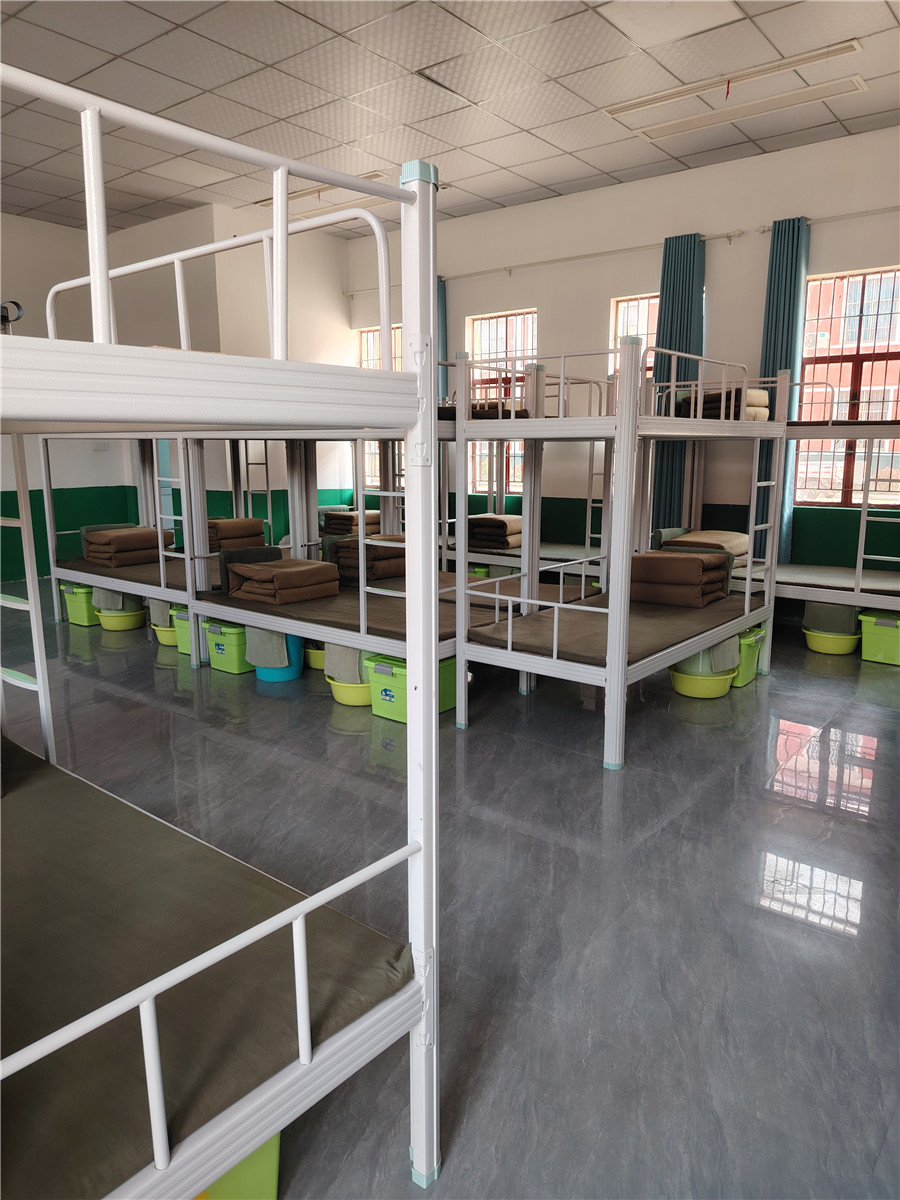 正苗启德叛逆特训学校_学生宿舍