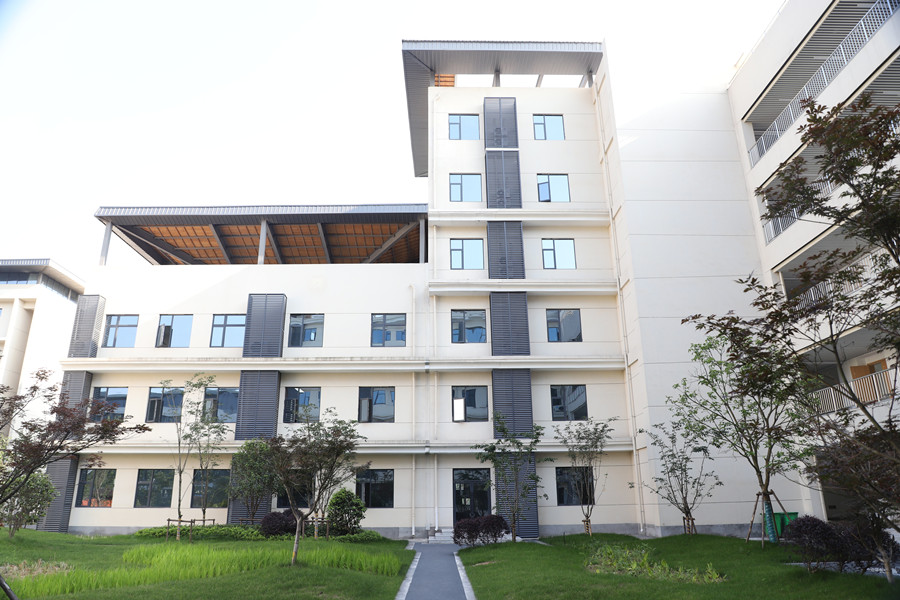 信达高考复读学校_教学楼