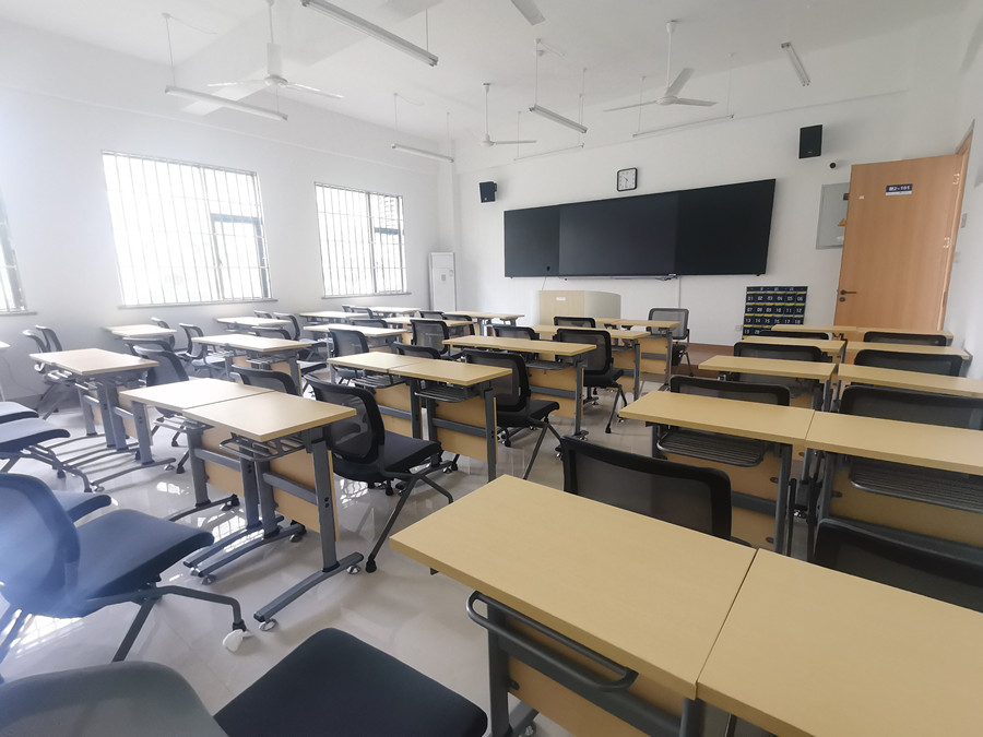 信达高考复读学校_教室