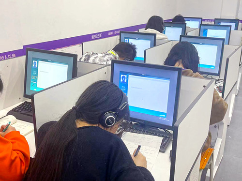 广州重本紫滕复读学校_学生风采