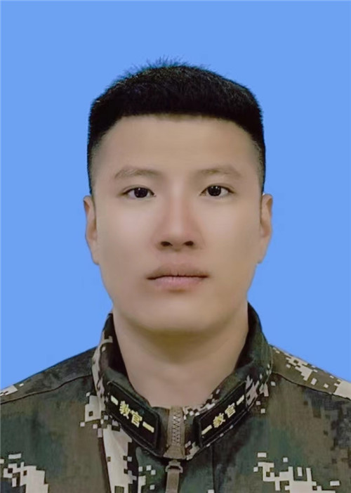 启梦成长中心_军事训练老师