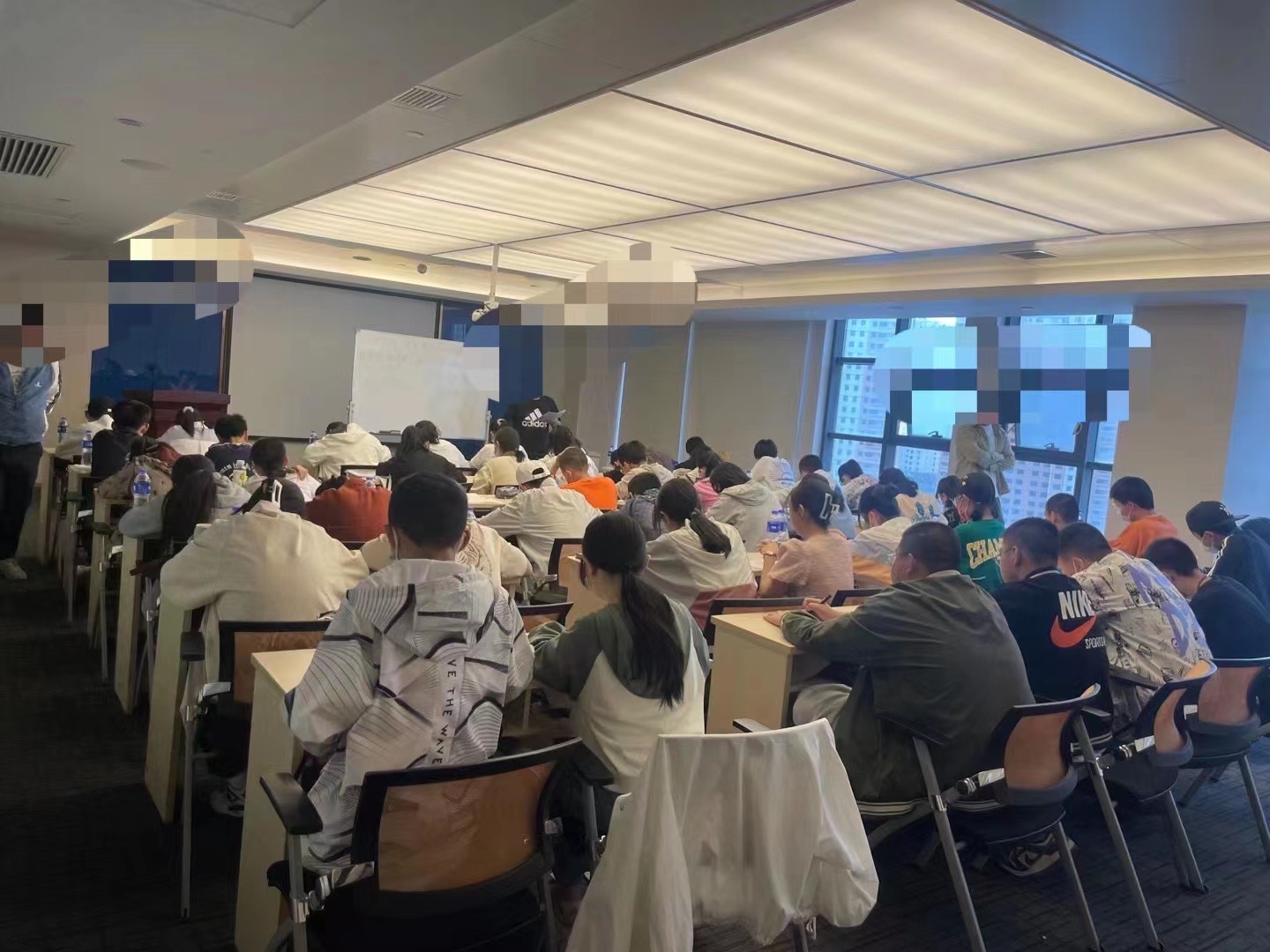 弘博教育_学生风采