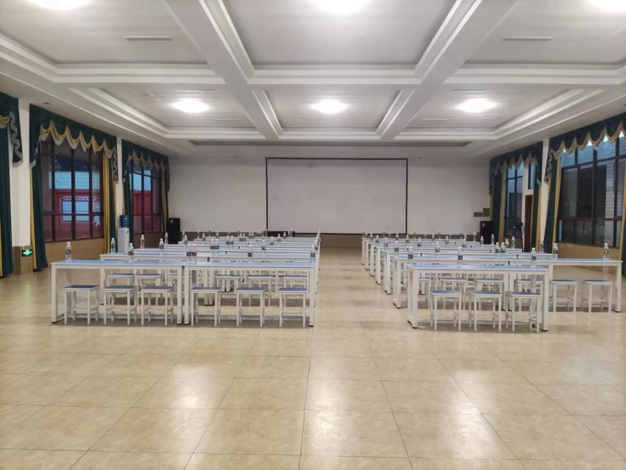 心海岸叛逆青少年管教学校_多媒体教室