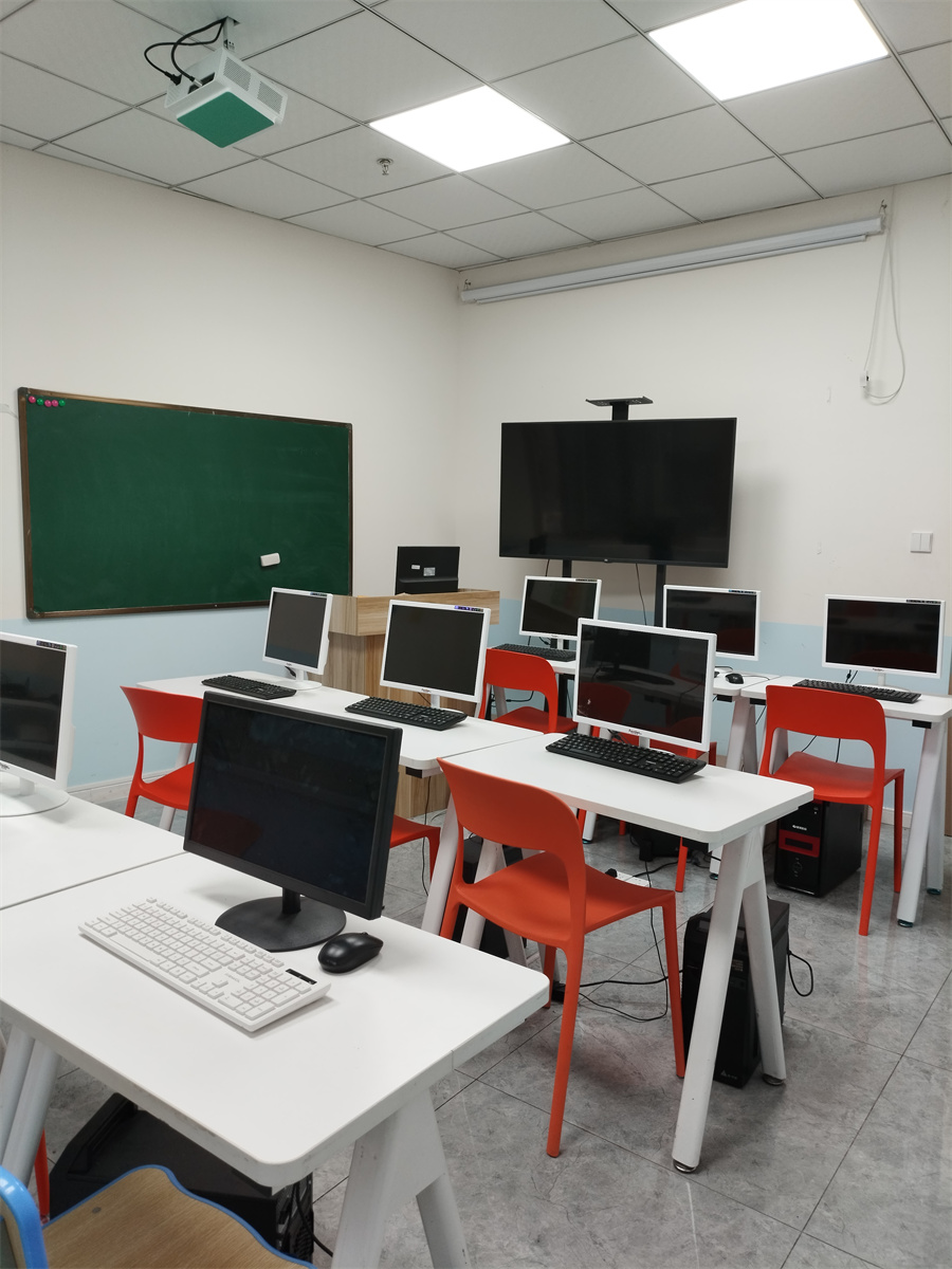 童程智优少儿编程学习中心_教室