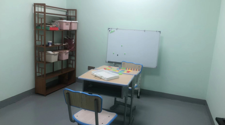 星希望自闭症全托中心_训练教室