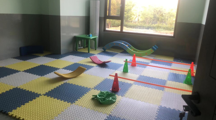 星希望自闭症全托中心_训练教室