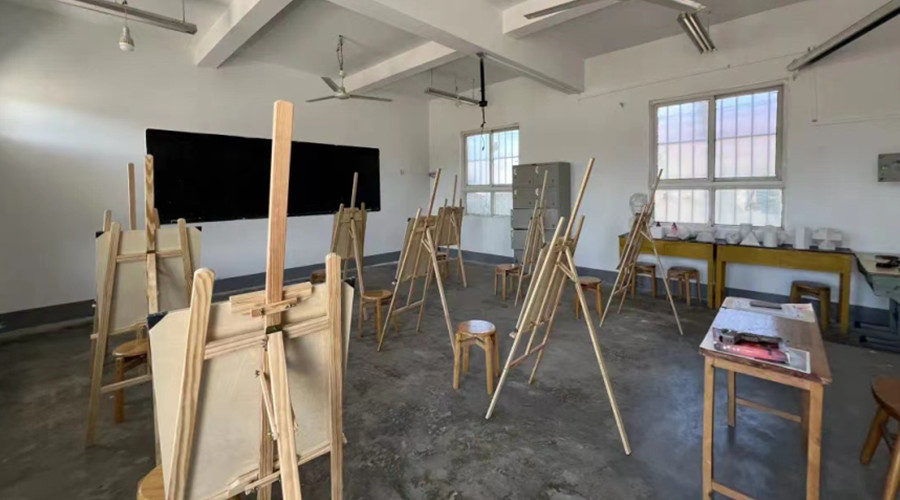 德智青少年成长中心_美术教室