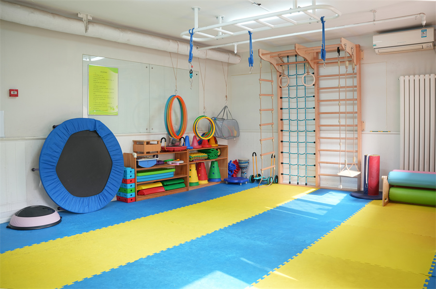 北京七彩虹儿童康复中心_学校环境