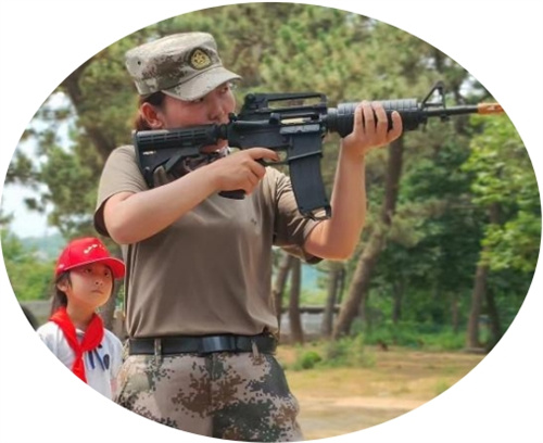 红玉国防军事基地_吴教官