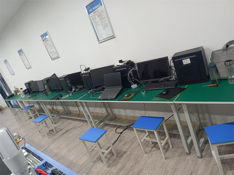优星图自动化培训学校_学校实训环境