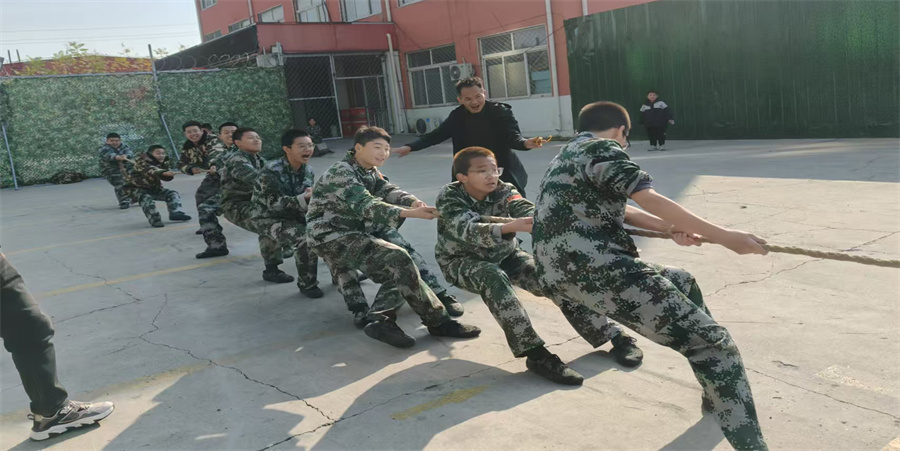 单县青少年心理健康服务中心_拔河比赛