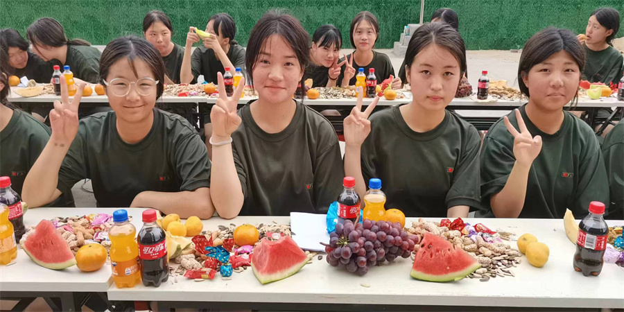 单县青少年心理健康服务中心_集体聚餐
