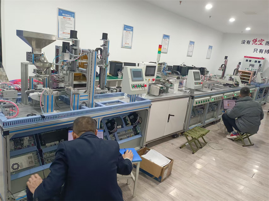 优星图自动化培训学校_学校实训环境