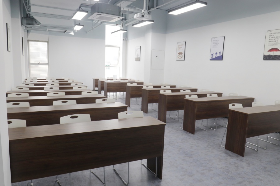 深圳三人易行plc编程学校_机械设计教室