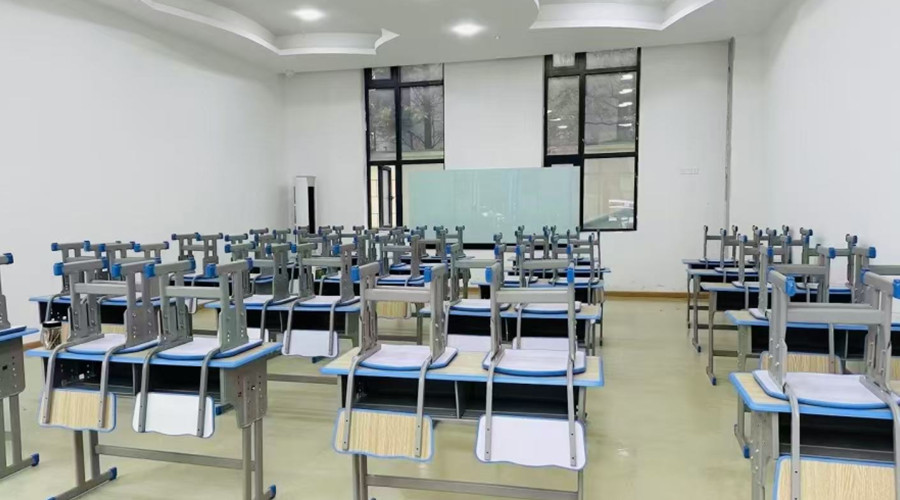 龙新中高考辅导_教室