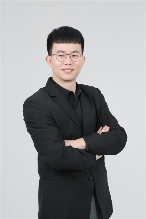 沈阳指引教育_刘老师