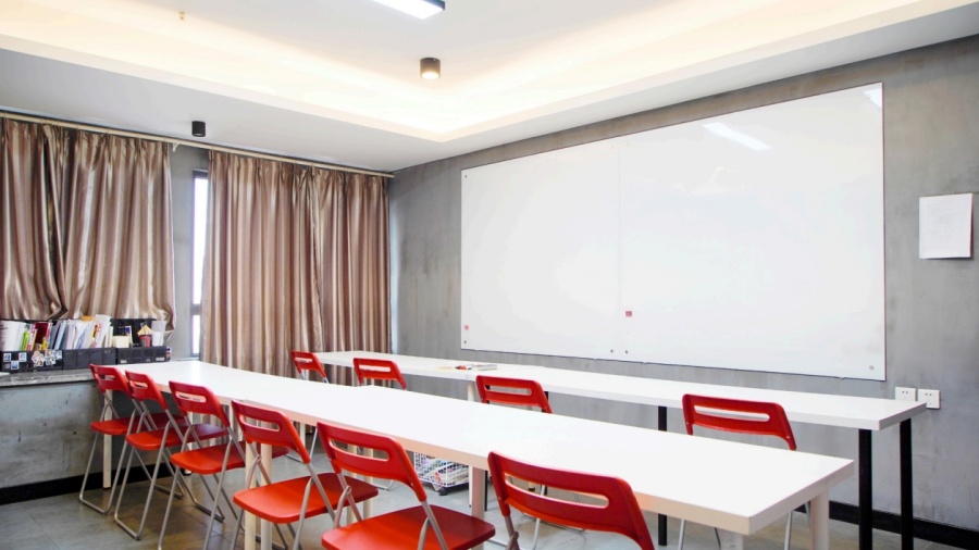 武汉至臻高考学校_办公室