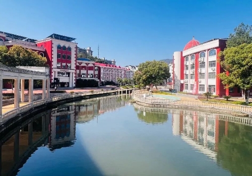 天行创世纪学校_校园一角